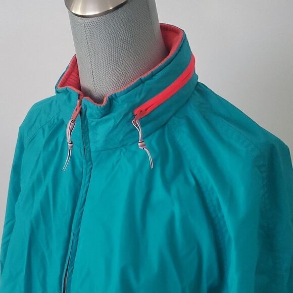 Woolrich | Travel Windbreaker  - Picture 4 of 8